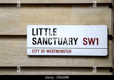 Londres, Angleterre, Royaume-Uni. Panneau de rue : Little Sanctuary, SW1 Banque D'Images