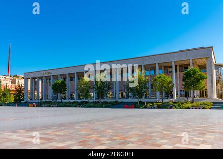 Vue sur le palais de la culture sur la place Skanderbeg à Tirana, Albanie Banque D'Images