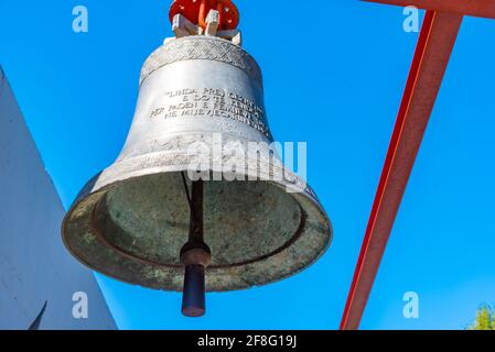 Cloche de la paix à Tirana rappelant la guerre civile en Albanie Banque D'Images