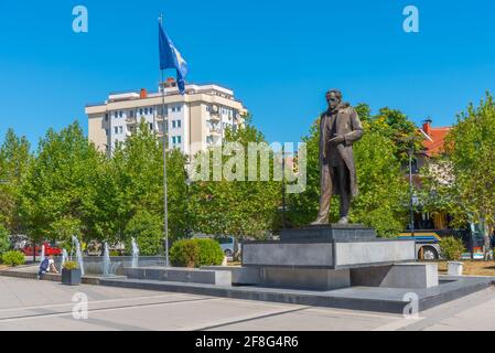 Statue d'Ibrahim Rugova à Prishtina, Kosovo Banque D'Images