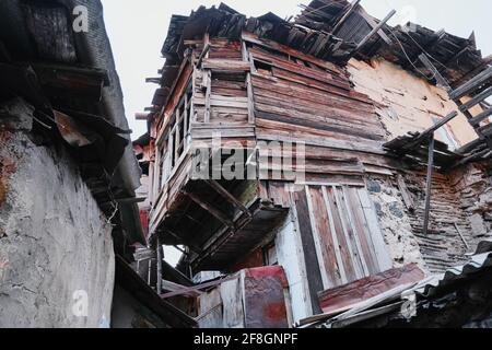 Erevan, Arménie, Alexander Kirillov - 30082019: Cond, Maison faite de vieux panneaux Banque D'Images
