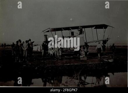 Bombardier italien « Caproni » la société Caproni, nommée d'après son fondateur, a produit des bombardiers à trois moteurs pour l'Armée de l'Air italienne. Dans la photo un bombardier lourd du type Caproni ca 3 Banque D'Images