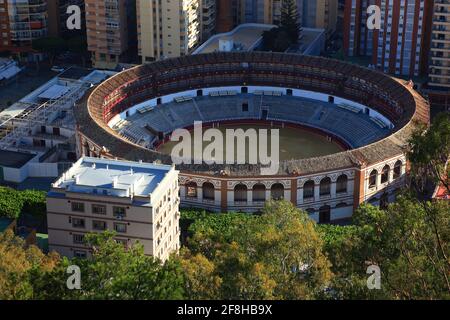 Malaga, vue du château Castillo de Gibsalfaro au Bullring, Plaza de Toros, Espagne, Andalousie Banque D'Images