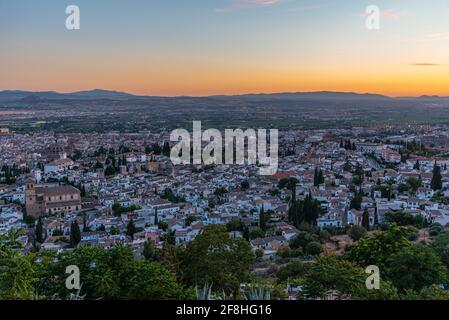 Coucher de soleil sur le quartier Albaicin à Grenade, Espagne Banque D'Images