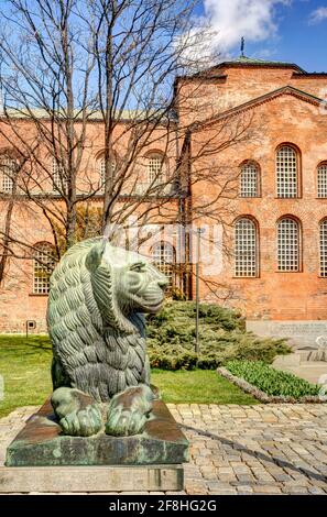 Sofia, Bulgarie - avril 2021 : Cityscape au printemps, HDR image Banque D'Images