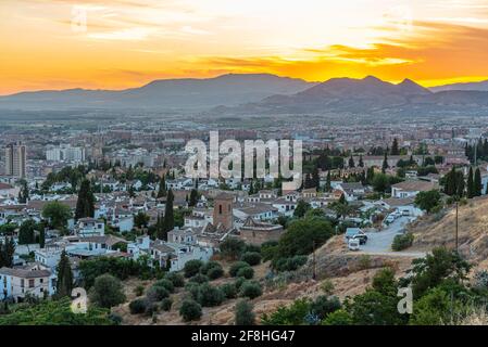 Coucher de soleil sur le quartier Albaicin à Grenade, Espagne Banque D'Images