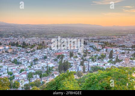 Coucher de soleil sur le quartier Albaicin à Grenade, Espagne Banque D'Images