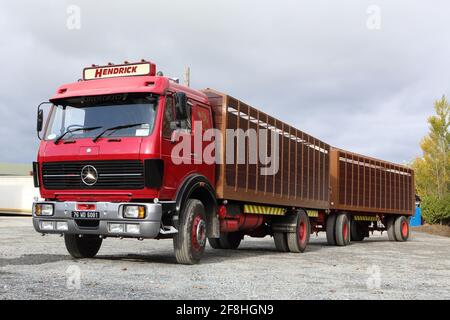 1976 Mercedes camion modèle 1632 Banque D'Images