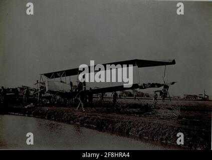 Bombardier italien « Caproni » la société Caproni, nommée d'après son fondateur, a produit des bombardiers à trois moteurs pour l'Armée de l'Air italienne. Dans la photo un bombardier lourd du type Caproni ca 3 Banque D'Images