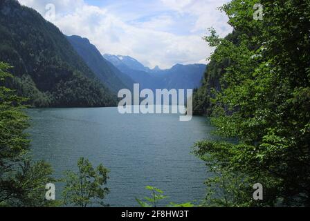 Vue sur le lac de Konigssee, Berchtesgaden, Bavière, Allemagne Banque D'Images