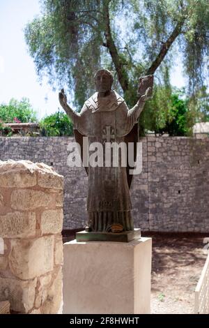 Statue de San Nicholas près de la célèbre église de Saint Nicholas. Ancien monument ancien. saint chrétien. Myra, Turquie - 07.07.2020 Banque D'Images