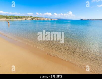 Plage exotique parfaite sur l'île de Paros (plage de Santa Maria), dans les îles Cyclades, Grèce, Europe Banque D'Images