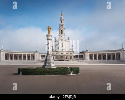 Basilique notre-Dame du Rosaire au Sanctuaire de Fatima - Fatima, Portugal Banque D'Images