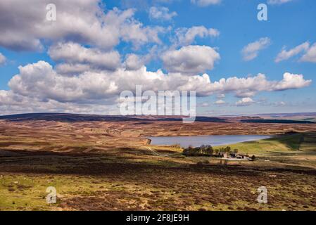 Abaisser le réservoir et les environs de Barden Banque D'Images