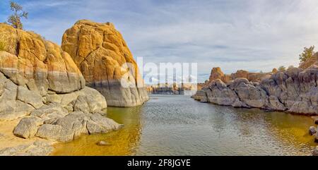 Watson Lake vue depuis North Shore Trail AZ Banque D'Images