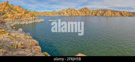 Watson Lake vue depuis North Shore Trail AZ Banque D'Images