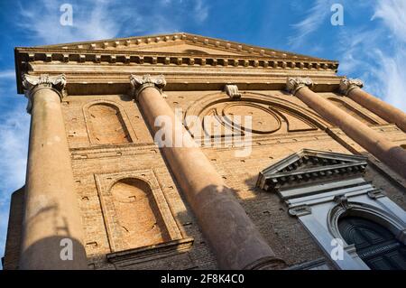 Façade de l'église de San Martino Vescovo, Sottomarina, Chioggia, Italie Banque D'Images