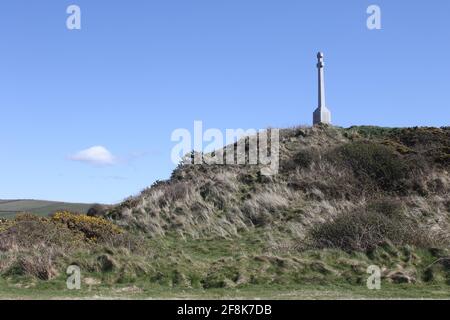 Scotland, Ayrshire, Trump Turnberry Ailsa Golf course 12 avril 2021 War Memorial surplombant le parcours. Vue depuis le 10ème fairway Banque D'Images