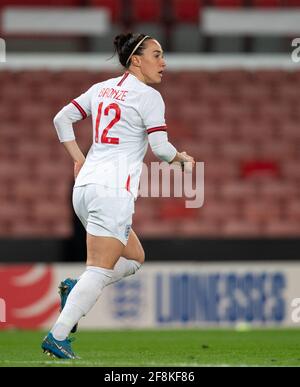 Stoke on Trent, Royaume-Uni. 13 avril 2021. Lucy Bronze (29 ans) (ville de Manchester) d'Angleterre les femmes ont joué à huis clos, entre les femmes d'Angleterre et les femmes du Canada au stade Britannia, Stoke-on-Trent, en Angleterre, le 13 avril 2021. Photo d'Andy Rowland. Crédit : Prime Media Images/Alamy Live News Banque D'Images