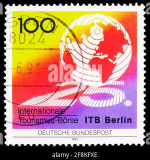 MOSCOU, RUSSIE - 10 NOVEMBRE 2019 : timbre-poste imprimé en Allemagne consacré à la Foire internationale du tourisme de Berlin, série, vers 1991 Banque D'Images