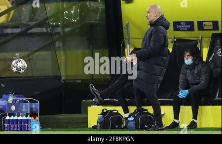 Dortmund, Allemagne. 14 avril 2021. Firo: 14.04.2021, Fuvuball, Ligue des champions de l'UEFA, CL, CHL, saison 2020/2021, quart de finale, partie arrière, BVB, Borussia Dortmund - Manchester City PEP Guardiola | usage dans le monde crédit: dpa/Alamy Live News Banque D'Images