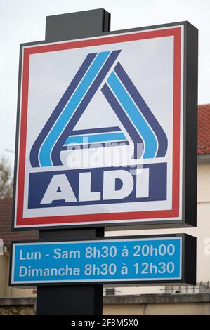 Une enseigne de la boutique ALDI, le 14 avril 2021 à la Varenne Saint-Hilaire, France. Photo de David Niviere/ABACAPRESS.COM Banque D'Images