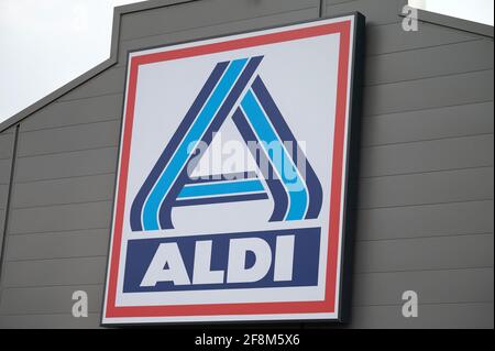 Une enseigne de la boutique ALDI, le 14 avril 2021 à la Varenne Saint-Hilaire, France. Photo de David Niviere/ABACAPRESS.COM Banque D'Images