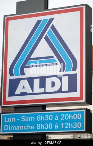 Une enseigne de la boutique ALDI, le 14 avril 2021 à la Varenne Saint-Hilaire, France. Photo de David Niviere/ABACAPRESS.COM Banque D'Images