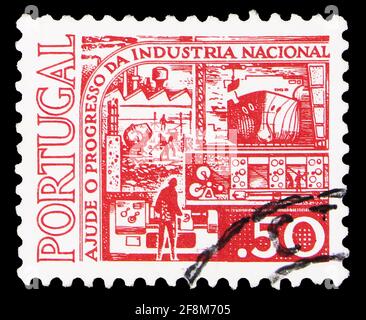 MOSCOU, RUSSIE - 30 SEPTEMBRE 2019: Timbre-poste imprimé au Portugal montre l'industrie et la livraison, soutien de la série nationale de production, vers 1976 Banque D'Images