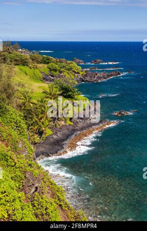 Vue sur la côte sur la route de Hana, Maui, Hawaii Banque D'Images