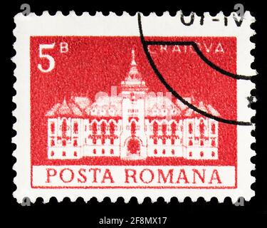 MOSCOU, RUSSIE - 30 SEPTEMBRE 2019: Timbre-poste imprimé en Roumanie montre Craiova: Hôtel de ville, Définitifs - série monuments, vers 1973 Banque D'Images