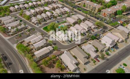 Vue aérienne des quartiers résidentiels d'Avondale, belle ville urbaine Paysage de l'Arizona États-Unis Banque D'Images