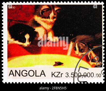 MOSCOU, RUSSIE - 30 SEPTEMBRE 2019 : timbre-poste imprimé en Angola montre des petits chatons, série animaux, vers 2000 Banque D'Images