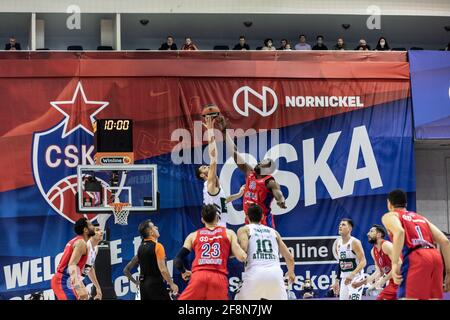 Moscou, Russie. 14 avril 2021. Michael Eric, #50 de CSKA Moscou en action pendant la Turkish Airlines EuroLeague Round 25 de la saison 2020-2021 entre CSKA Moscou et Panathinaikos OPAP Athènes à la Megasport Arena.final Score; CSKA Moscou 93:86 Panathinaikos OPAP Athènes. (Photo de Nicholas Muller/SOPA Images/Sipa USA) crédit: SIPA USA/Alay Live News Banque D'Images