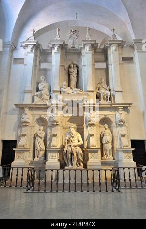 Italie, Rome, basilique de San Pietro in Vincoli, statue de Moïse de Michel-Ange Banque D'Images