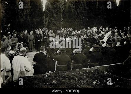 Kaiser Karl I. quand les funérailles de l'amiral brut Anton Haus à Pola, 10.2.1917 Grossadmiral Haus est mort sur son phare Viribus Unitis le 8.2.1917 Banque D'Images