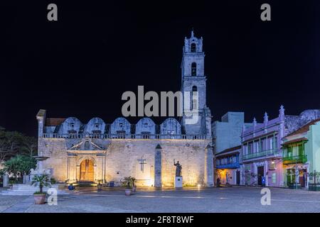 La basilique et le monastère de San Francisco de Asis la nuit - la Havane, Cuba Banque D'Images