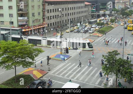 Medellin - Colombie le 26 mai 2016. Le tramway Medellin est un moyen de transport ferroviaire, urbain électrique passager et opère dans la ville de Medellin Banque D'Images