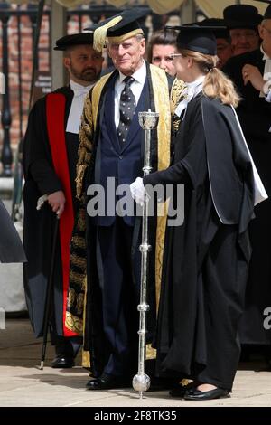 LE PIC MONTRE LE PRINCE PHILIP À L'UNIVERSITÉ DE CAMBRIDGE LE JEUDI 23 JUIN 2011, LORS DE LA CÉRÉMONIE DE REMISE DES DIPLÔMES HONORIFIQUES QUI ÉTAIT SON DERNIER DEVOIR PUBLIC À L'UNIVERSITÉ AVANT SA RETRAITE EN TANT QUE CHANCELIER. Le duc d'Édimbourg a accompli son dernier devoir public aujourd'hui (jeudi) en tant que chancelier de l'Université de Cambridge. Le prince Philip, qui a récemment fêté son 90e anniversaire, se détiendra de son rôle la semaine prochaine après 34 années remarquables. Il a décerné huit diplômes honorifiques, dont un pour le directeur de théâtre Trevor Nunn, pour la dernière fois ce matin, lors d'une cérémonie spéciale au Sénat H de l'université Banque D'Images