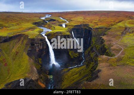 Vue aérienne des cascades de Haifoss et Granni en Islande Banque D'Images