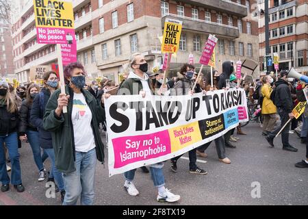 2021, 3 avril : des milliers de manifestants se rassemblent dans le centre de Londres contre la loi de la police, de la criminalité, de la condamnation et des tribunaux qui va imposer des règles strictes au droit démocratique de protestation et à l'irrosion de la liberté individuelle, ce qui fera avancer le Royaume-Uni vers l'autorité autoritaire. Banque D'Images