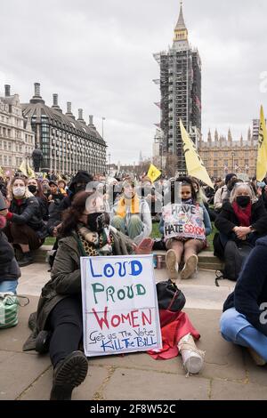 2021, 3 avril : des milliers de manifestants se rassemblent dans le centre de Londres contre la loi de la police, de la criminalité, de la condamnation et des tribunaux qui va imposer des règles strictes au droit démocratique de protestation et à l'irrosion de la liberté individuelle, ce qui fera avancer le Royaume-Uni vers l'autorité autoritaire. Banque D'Images