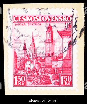 MOSCOU, RUSSIE - 1er OCTOBRE 2019: Timbre-poste imprimé en Tchécoslovaquie montre Banská Bystrica, Châteaux, paysages et villes série, vers 1936 Banque D'Images