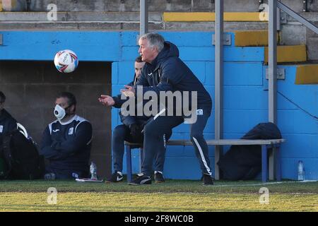 BARROW DANS FURNESS, ROYAUME-UNI. 13 AVRIL le gérant de Barrow, Rob Kelly, pendant le match Sky Bet League 2 entre Barrow et Exeter City à Holker Street, Barrow-in-Furness, le mardi 13 avril 2021. (Crédit : Mark Fletcher | INFORMATIONS MI) Banque D'Images