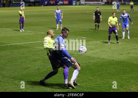 BARROW DANS FURNESS, ROYAUME-UNI. 13 AVRIL Scott Quigley de Barrow en action avec Nigel Atangana d'Exeter City lors du match Sky Bet League 2 entre Barrow et Exeter City à Holker Street, Barrow-in-Furness, le mardi 13 avril 2021. (Crédit : Mark Fletcher | INFORMATIONS MI) Banque D'Images