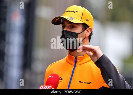 Imola, Italie. 15 avril 2021. Daniel Ricciardo (AUS) McLaren. Grand Prix Emilia Romagna, jeudi 15 avril 2021. Imola, Italie. Crédit : James Moy/Alay Live News Banque D'Images