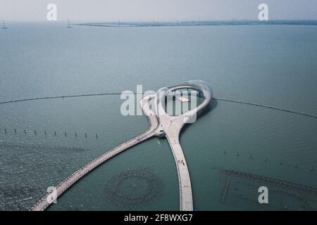 Photographie aérienne de la zone touristique de Suzhou Bay Golden Lakeshore, Suzhou Taihu New City district, Suzhou, Chine Banque D'Images