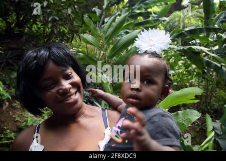 Willis Grenada Annandale Falls Portrait de la mère et de l'enfant de la région Banque D'Images