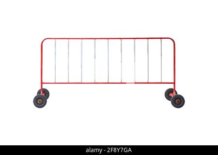 Clôture mobile ou barrière métallique pour le contrôle de la circulation routière isolée sur fond blanc. Banque D'Images