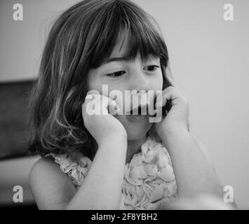 Portrait de fille en noir et blanc Banque D'Images